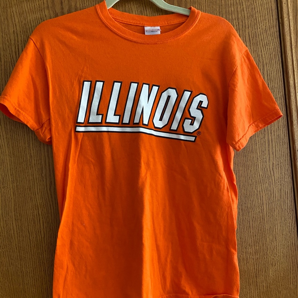 Illinois Shirt Signed by Dee Brown